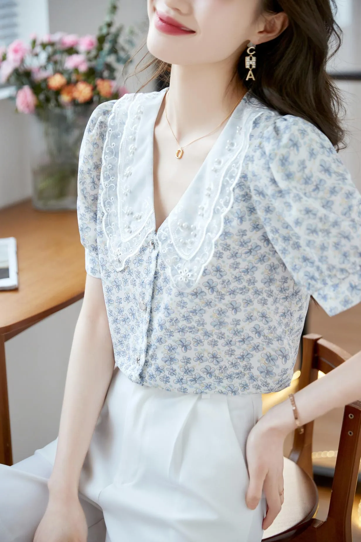Chic Women's Chiffon Blouse Featuring Button-up and Floral Print Design