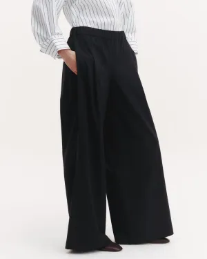 Eva with Tux Pleat in Midnight