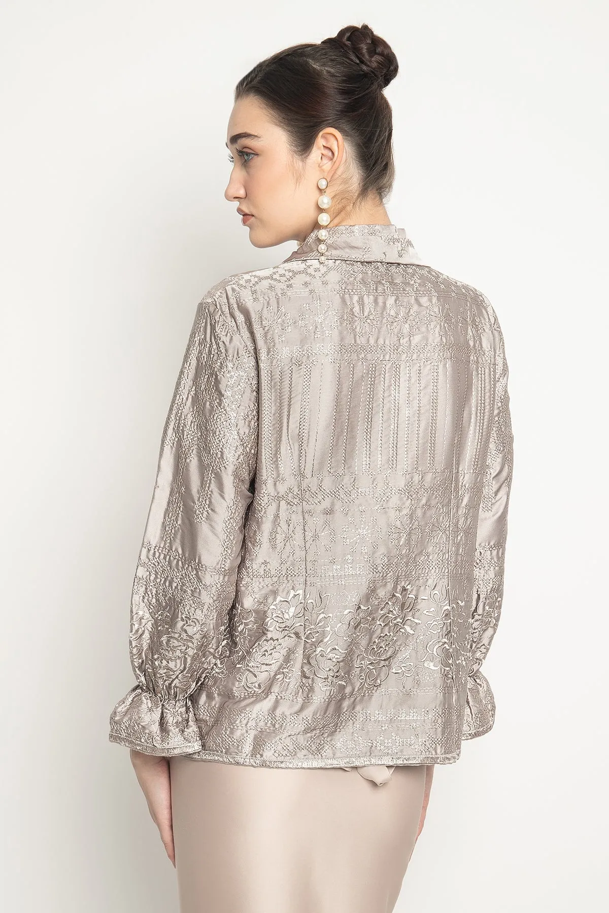 Geulis Kebaya Top in Mocha