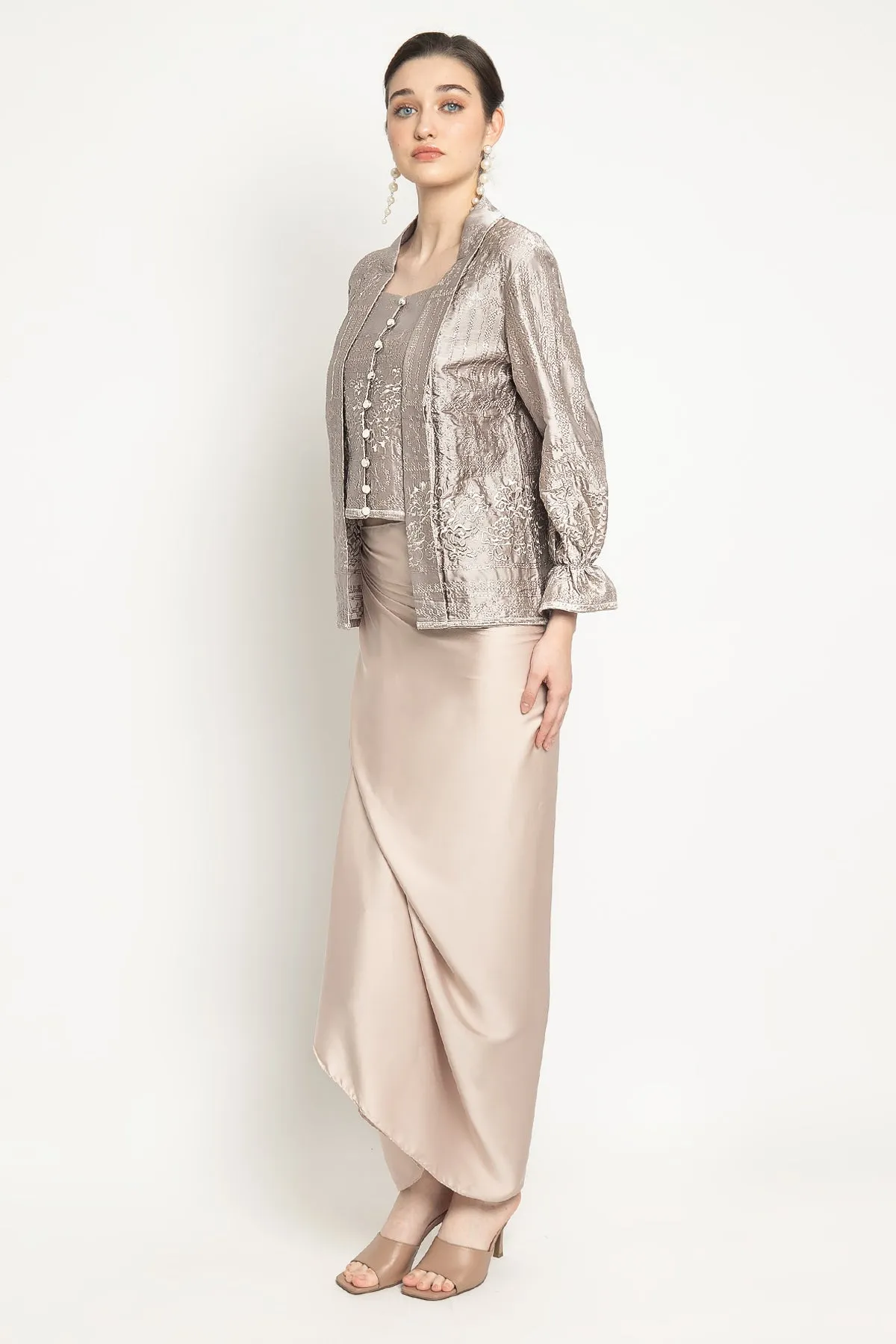 Geulis Kebaya Top in Mocha