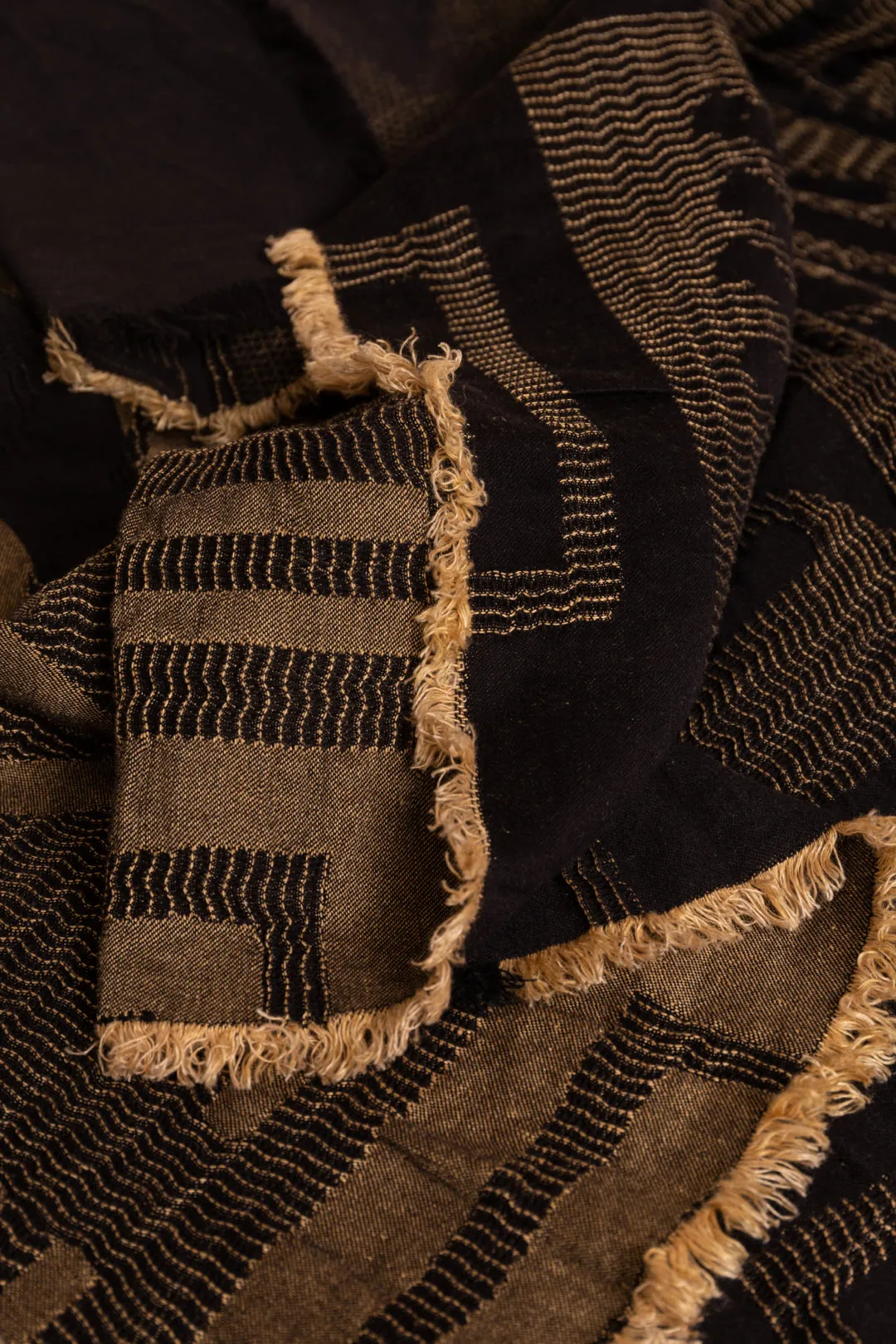 Halisi Shawl - Black/Gold