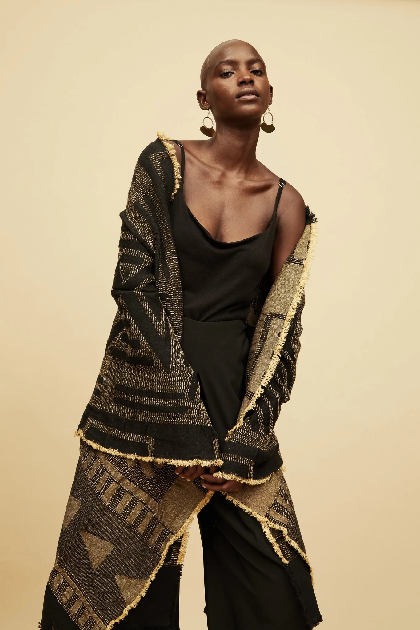 Halisi Shawl - Black/Gold