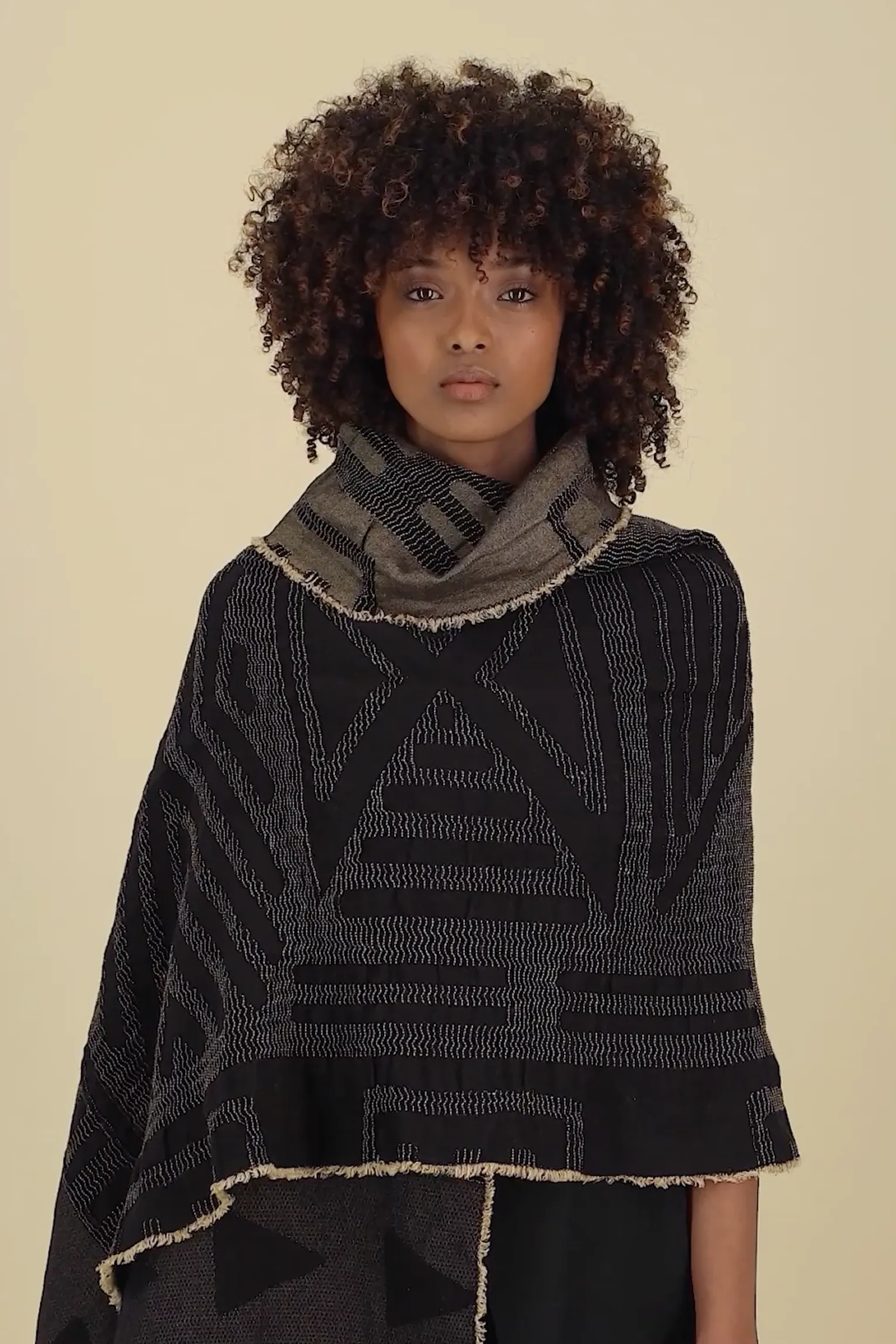 Halisi Shawl - Black/Gold