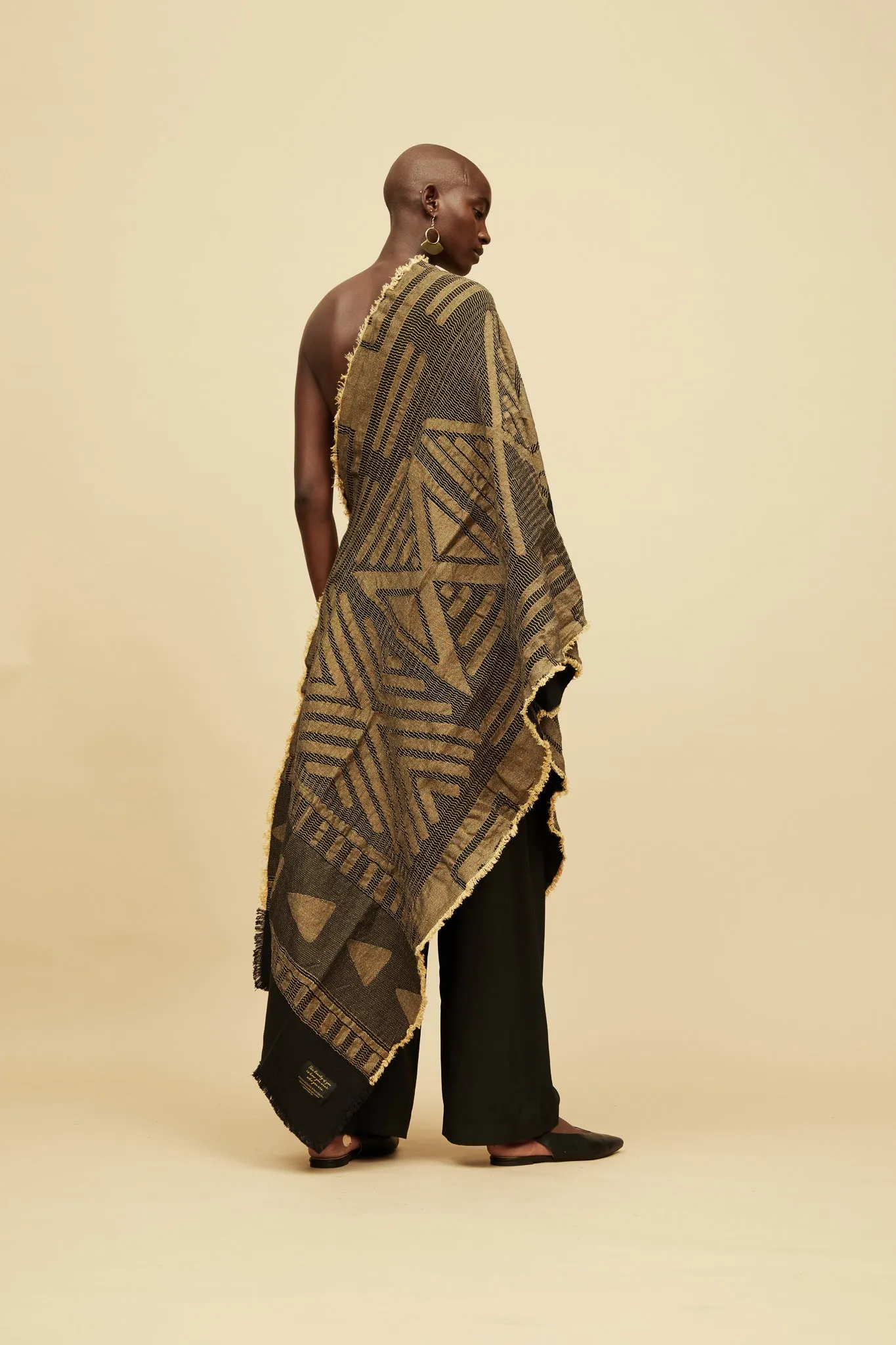 Halisi Shawl - Black/Gold