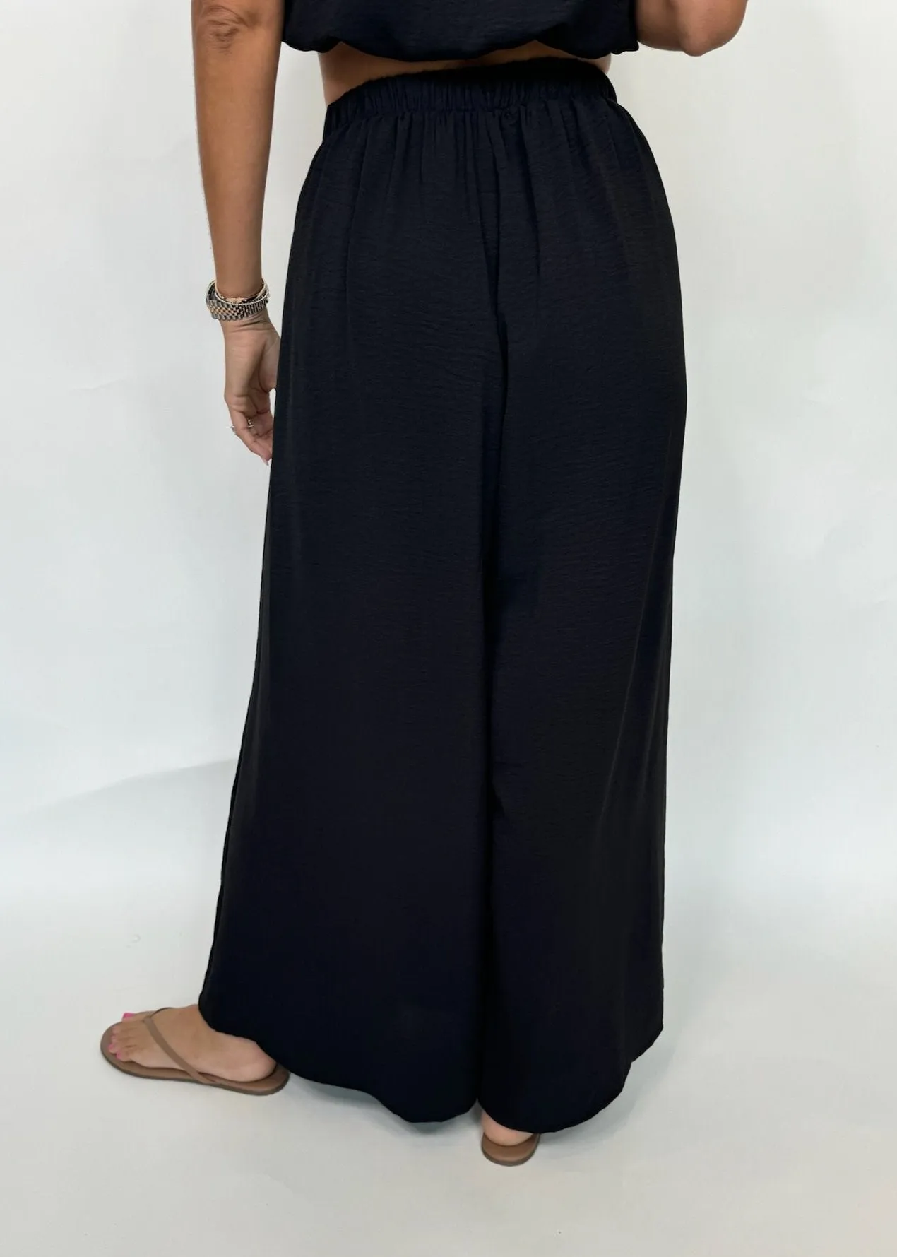 KLD Matte Crepe Pleated Wide Leg Pants Black