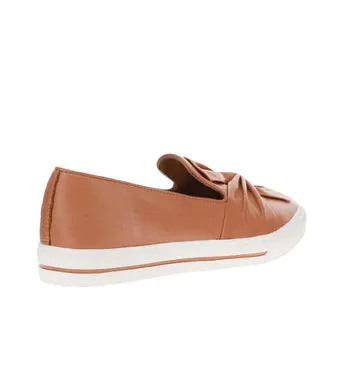 Le Sansa Issy/Izzy ~ Tan ~ Navy ~ Silver Grey ~ Leather Slip on
