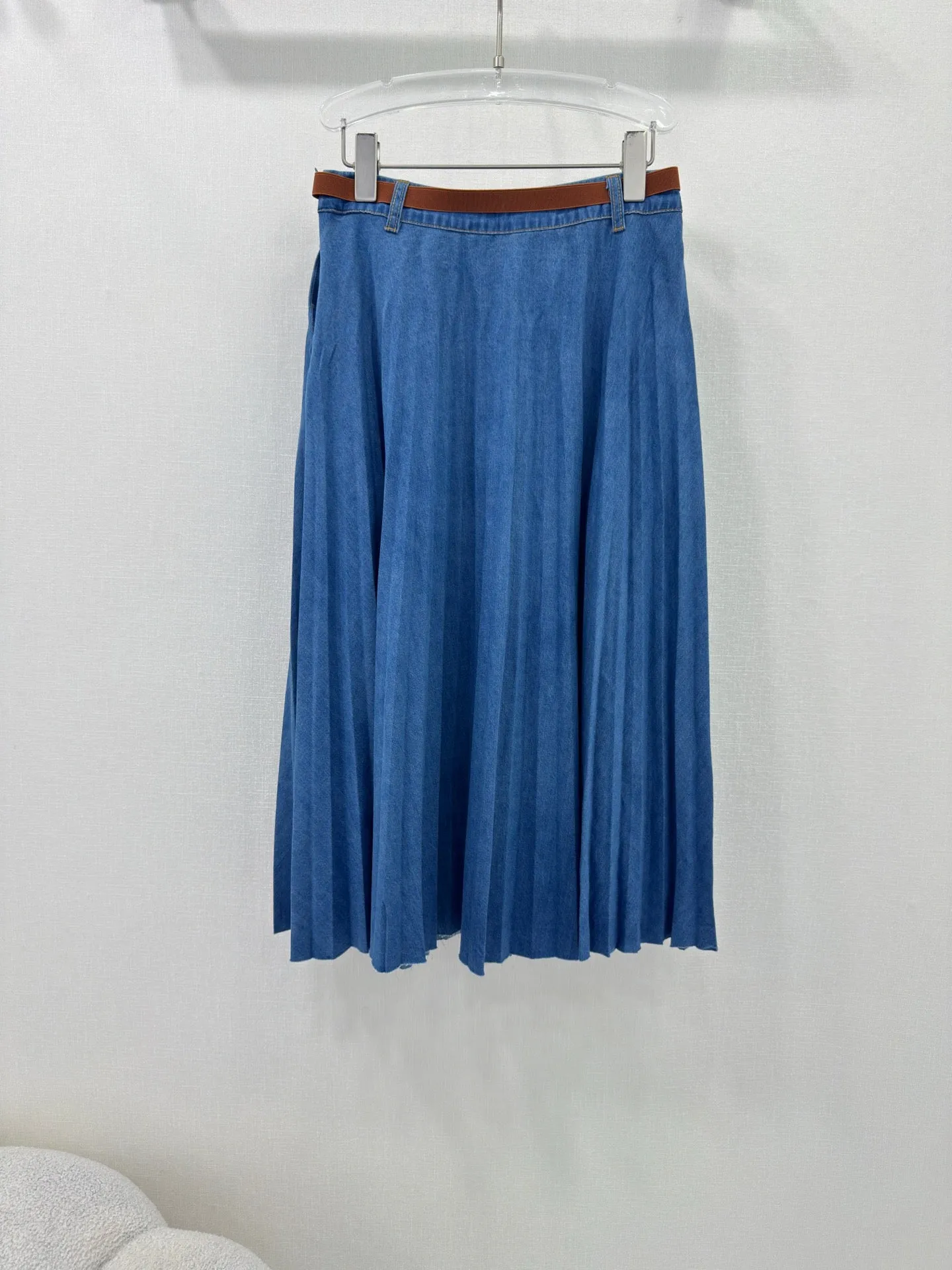 MU 25 new denim skirt