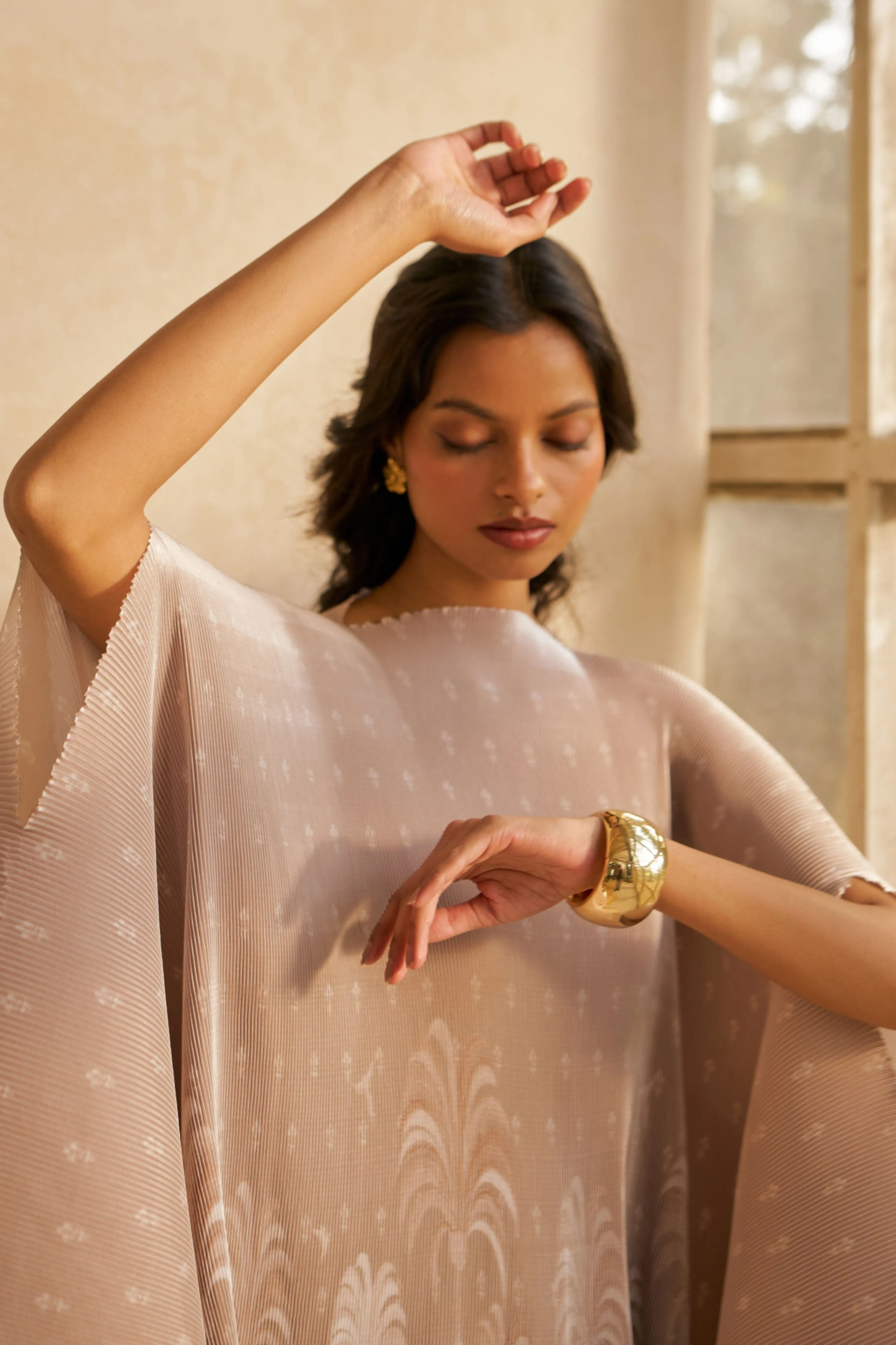 Pano Beige Cape