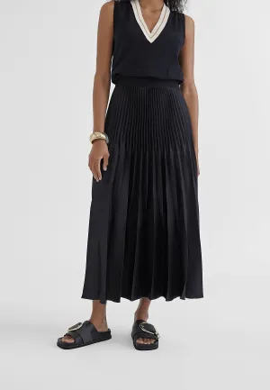 Pleated midi skirt