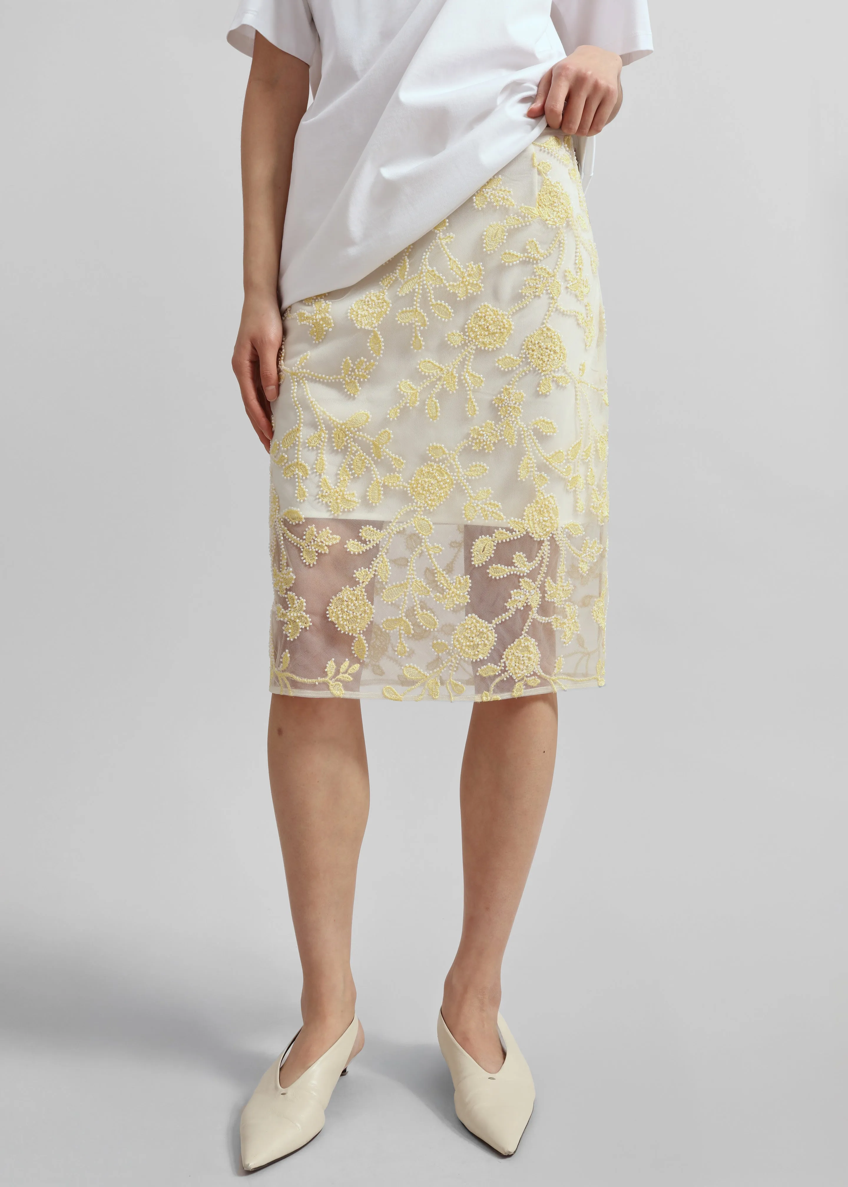 Rotate Flower Beads Pencil Skirt - Egret Comb