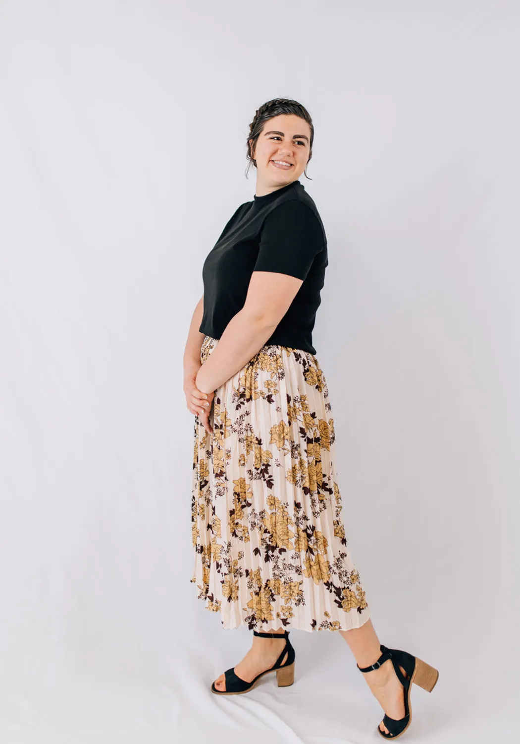 'Saylor' Floral Print Pleated Midi Skirt | Final Sale