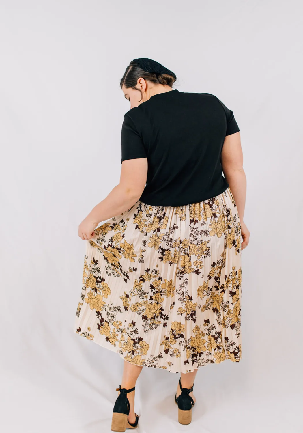 'Saylor' Floral Print Pleated Midi Skirt | Final Sale
