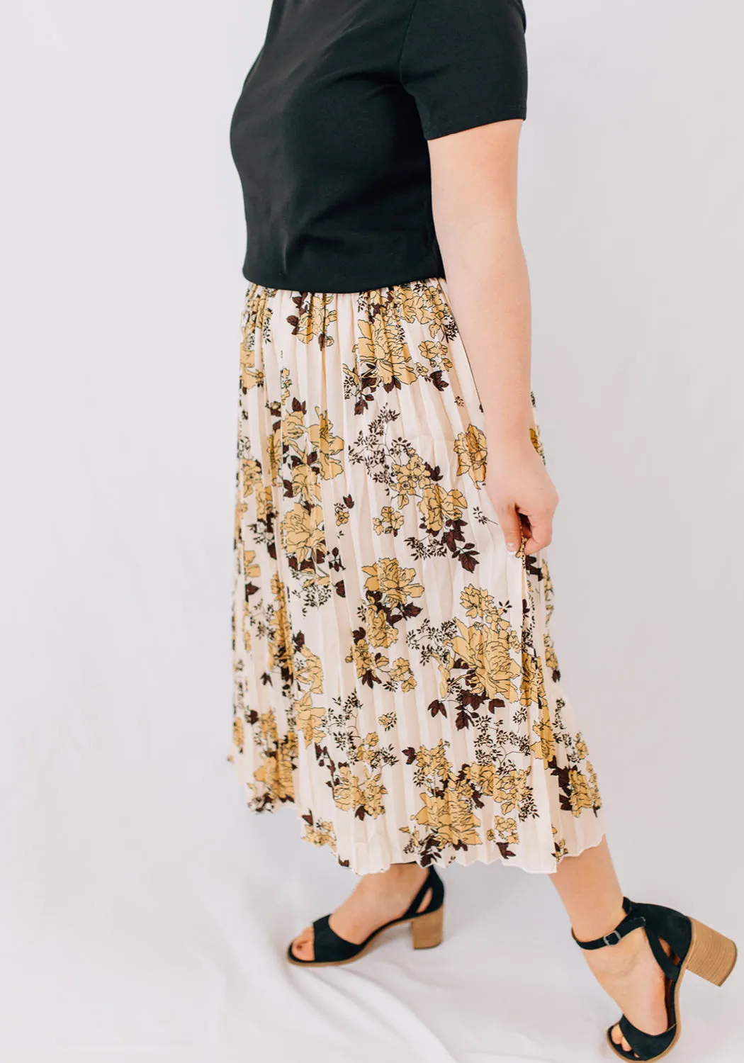 'Saylor' Floral Print Pleated Midi Skirt | Final Sale