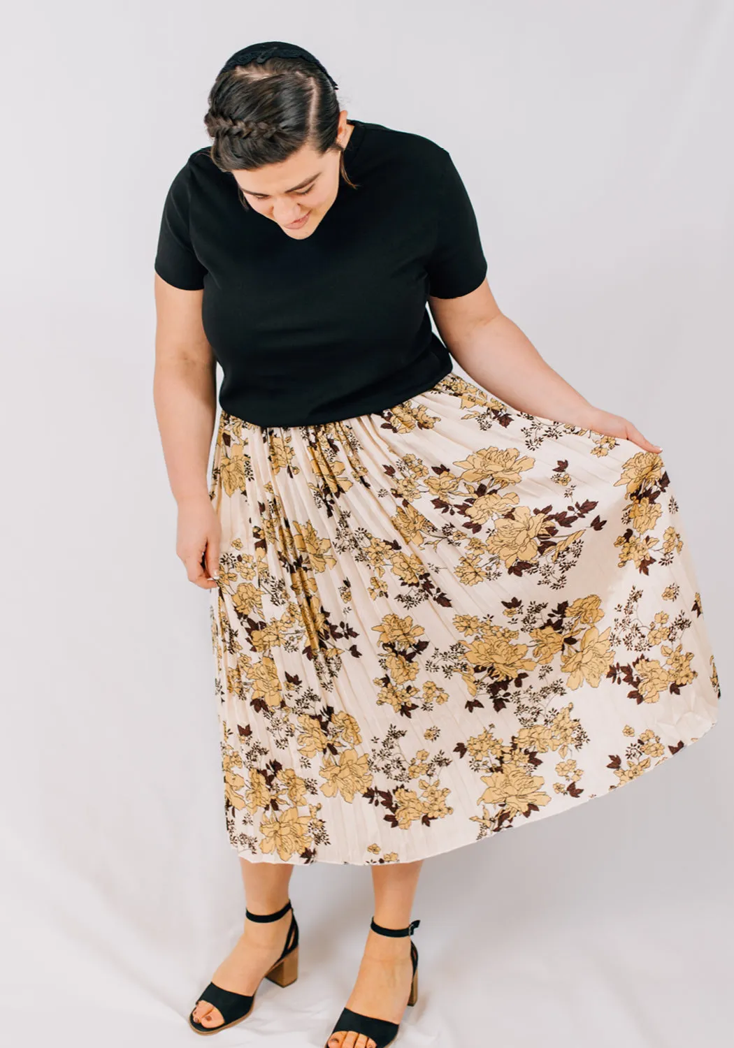 'Saylor' Floral Print Pleated Midi Skirt | Final Sale