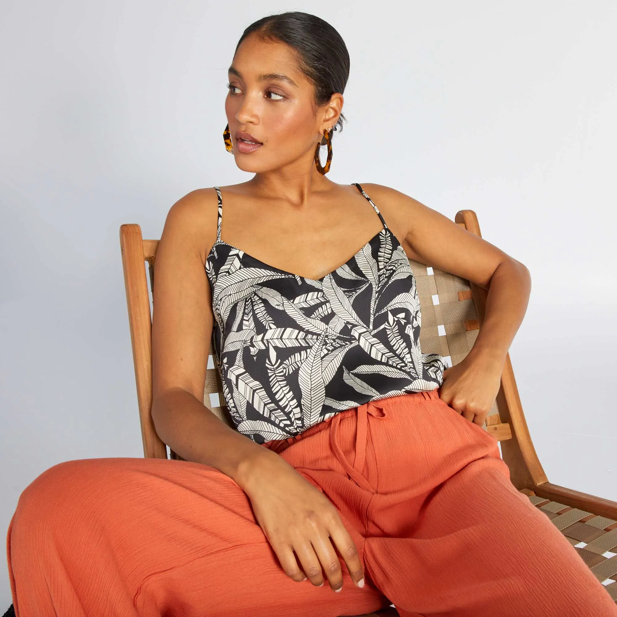 Strappy satin-effect top BLACK