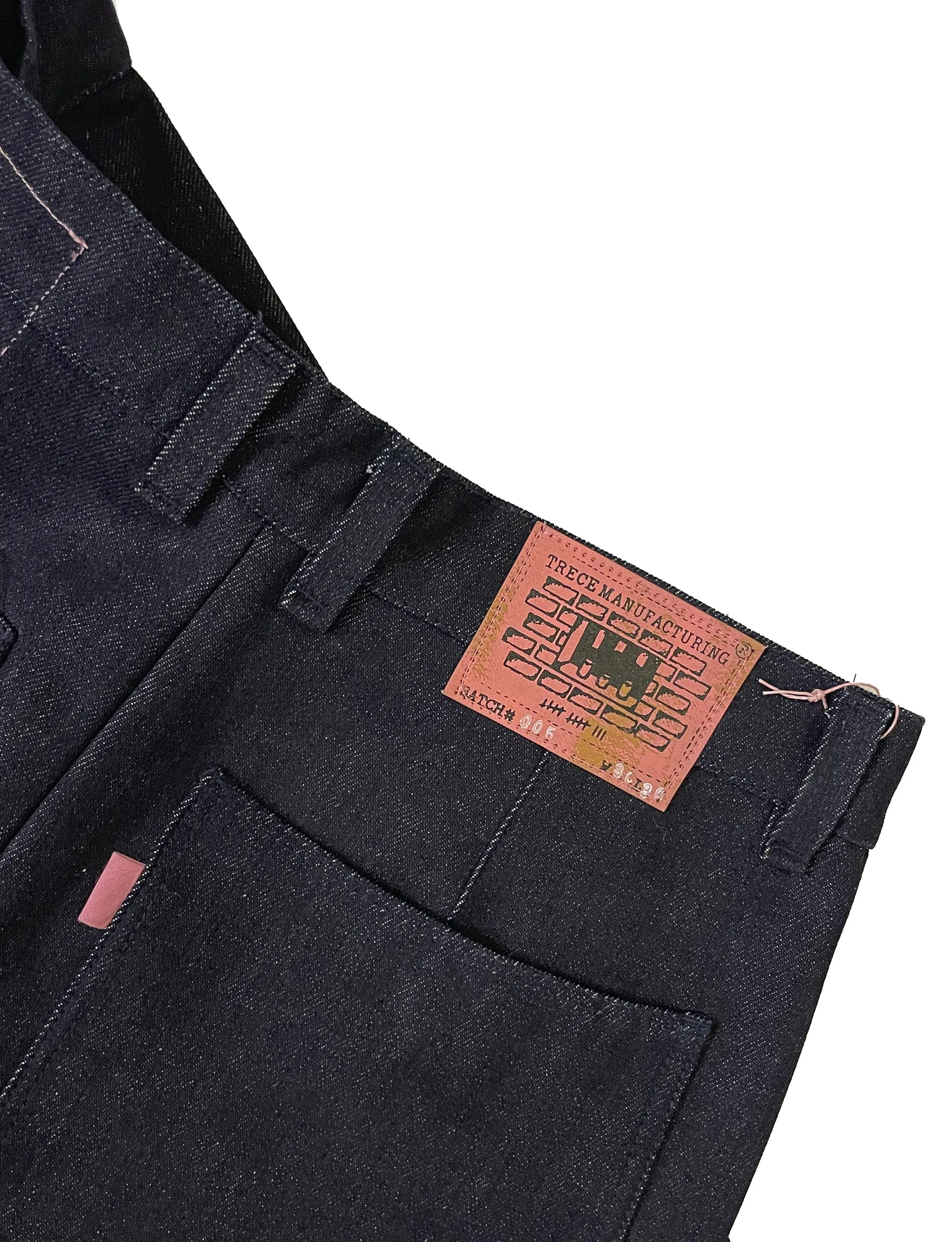 TRECE MANUFACTURING ‘CHINO’ INDIGO short trousers.