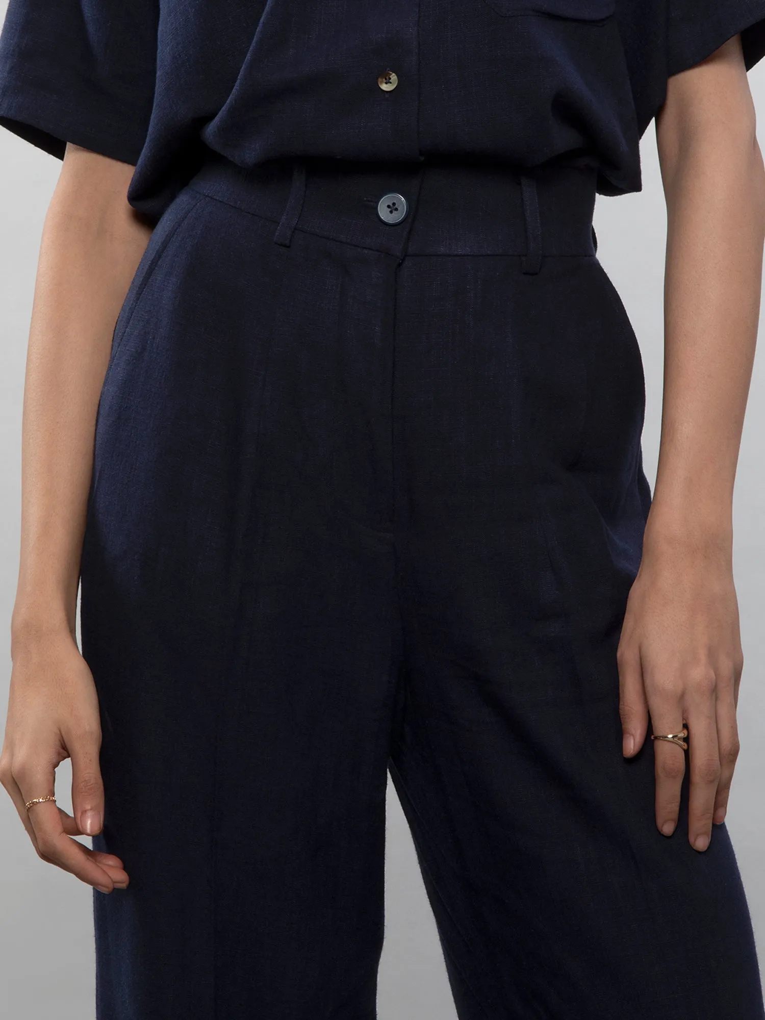 Wide-leg linen pants