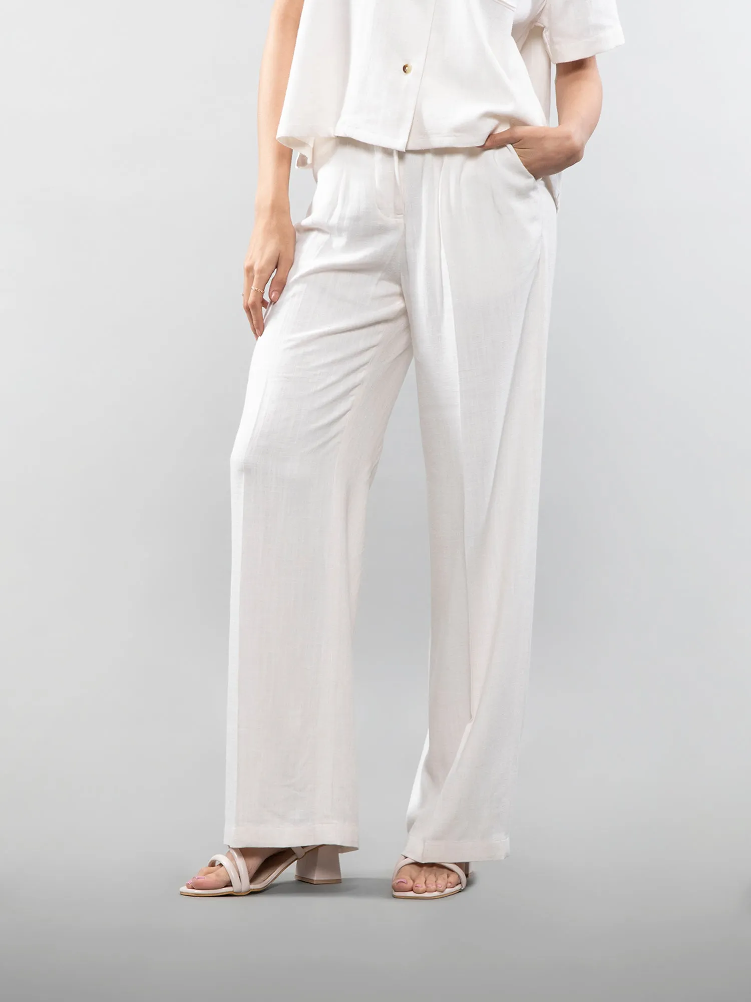 Wide-leg linen pants