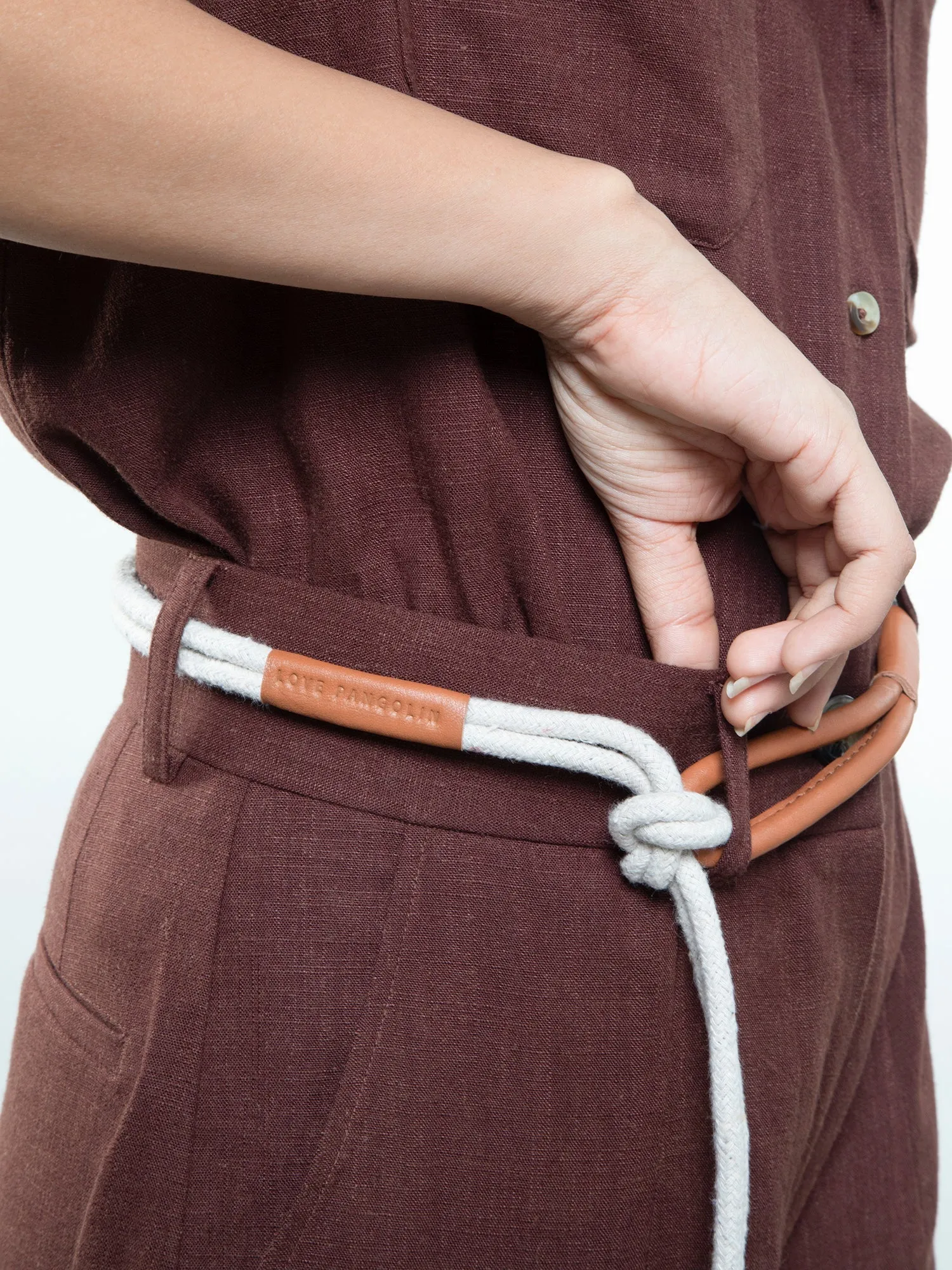 Wide-leg linen pants