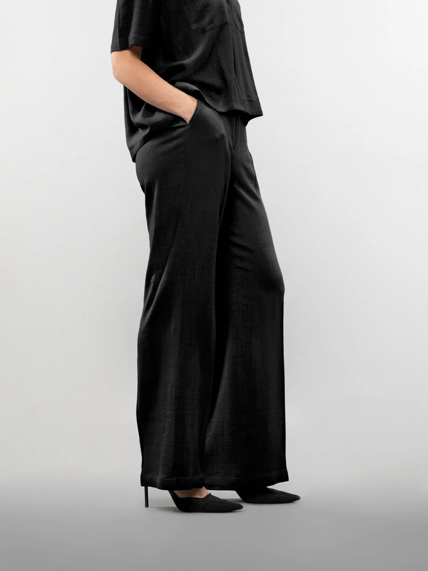 Wide-leg linen pants