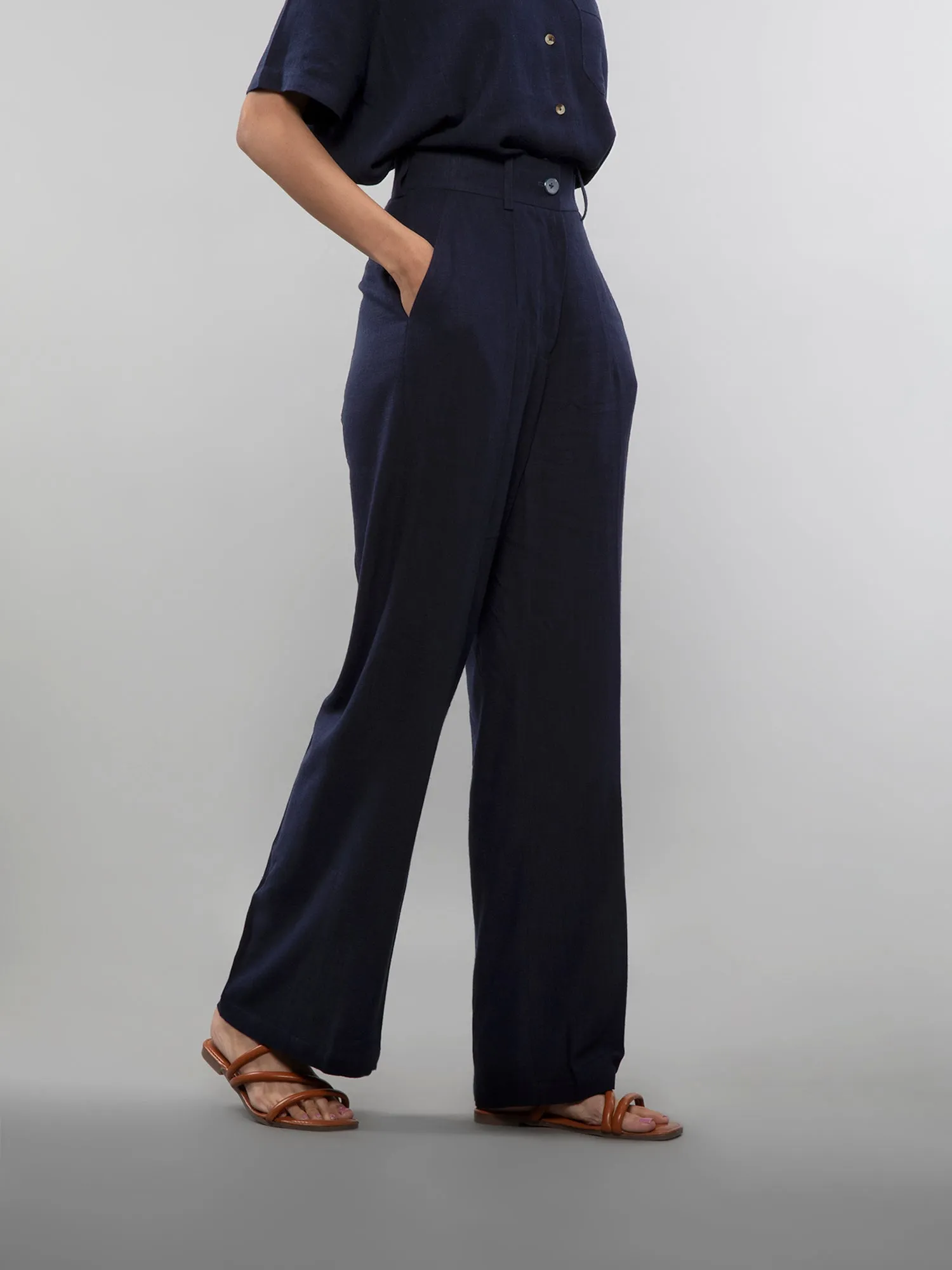 Wide-leg linen pants