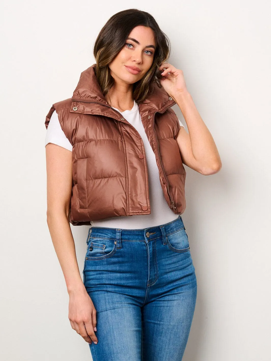 WOMEN'S SLEEVELESS BUTTON CLOSURE POCKETS PUFFER VEST