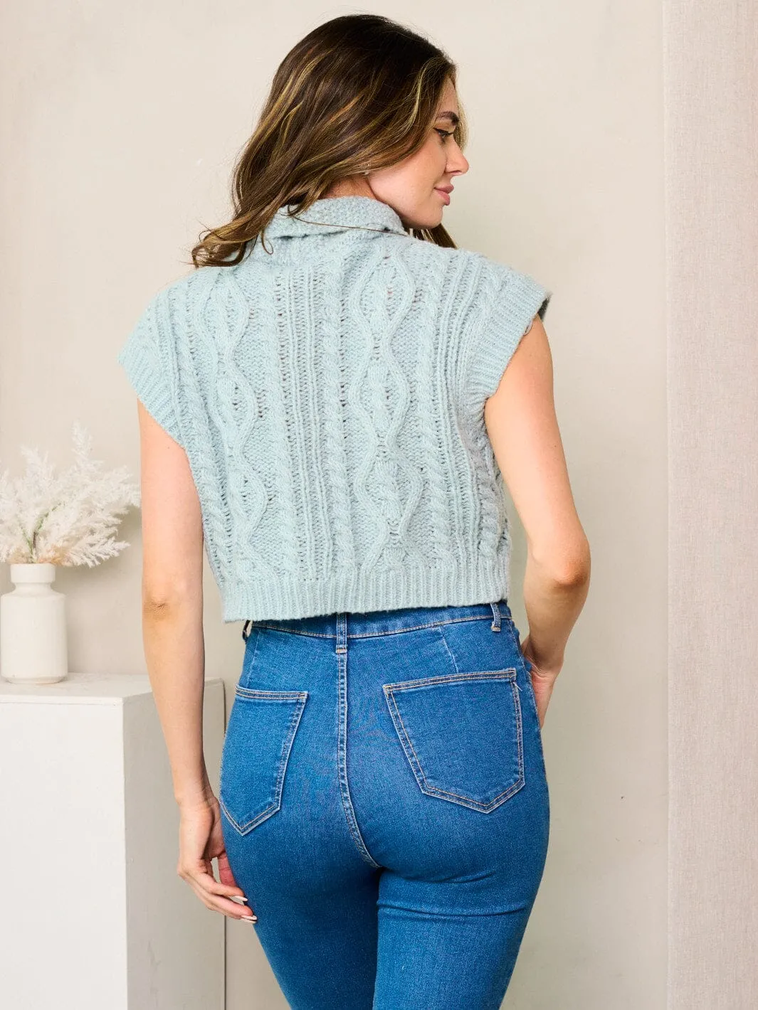 WOMEN'S SLEEVELESS BUTTON UP SWEATER VEST